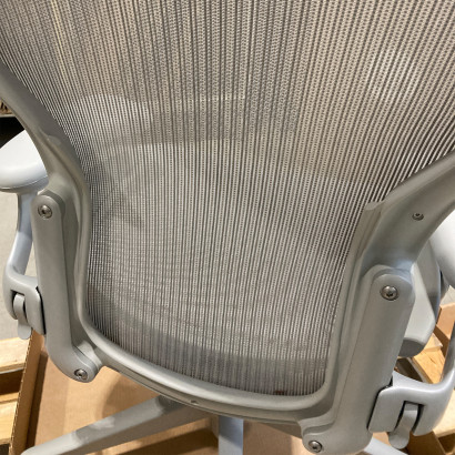 OFULLSTÄNDIG PRODUKT - Herman Miller Aeron - Fixed PostureFit support Medium (B) - Mineral